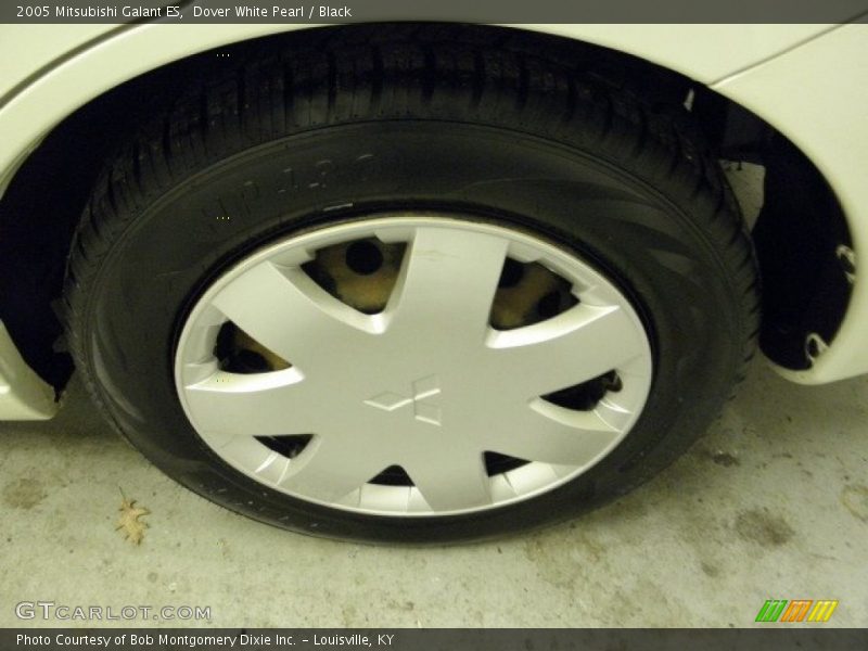 Dover White Pearl / Black 2005 Mitsubishi Galant ES