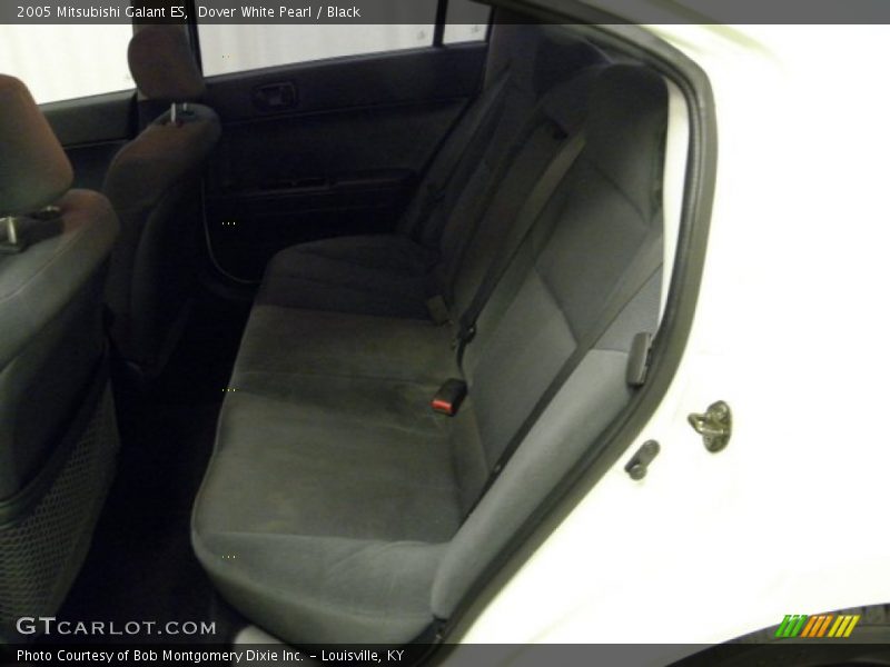 Dover White Pearl / Black 2005 Mitsubishi Galant ES