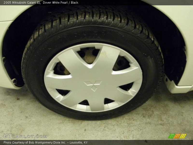 Dover White Pearl / Black 2005 Mitsubishi Galant ES