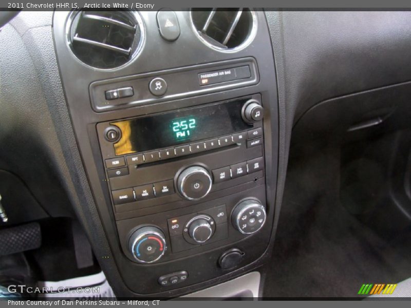 Arctic Ice White / Ebony 2011 Chevrolet HHR LS