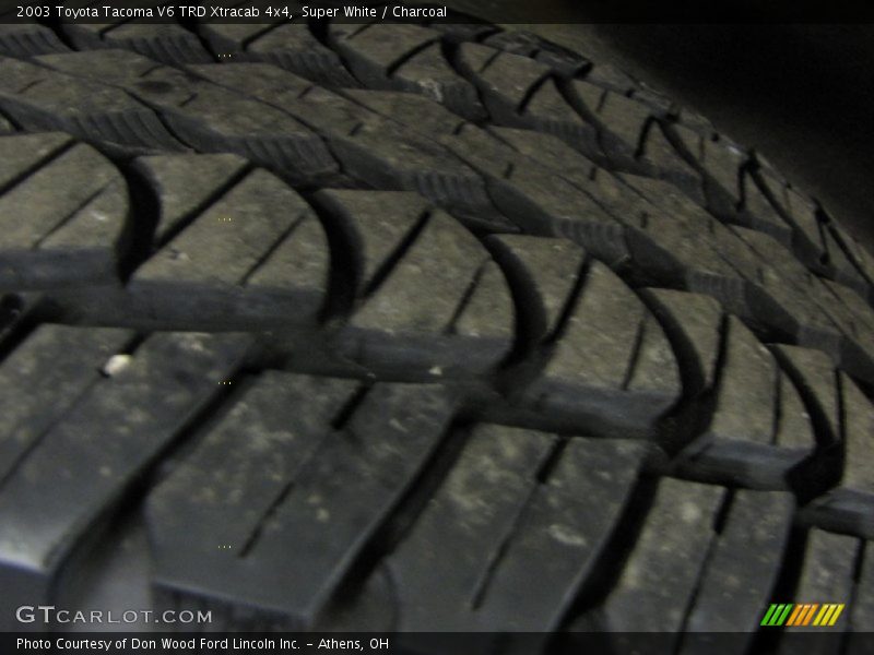 Super White / Charcoal 2003 Toyota Tacoma V6 TRD Xtracab 4x4
