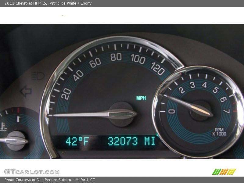Arctic Ice White / Ebony 2011 Chevrolet HHR LS