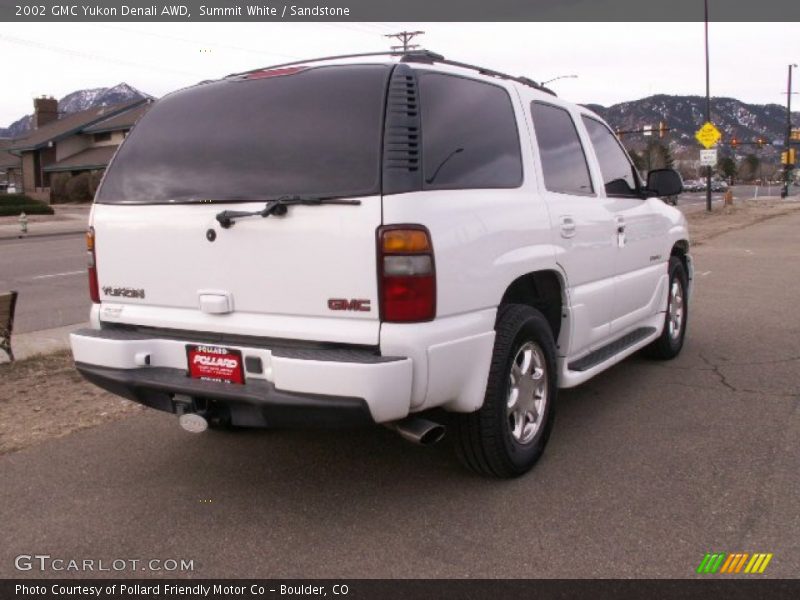Summit White / Sandstone 2002 GMC Yukon Denali AWD