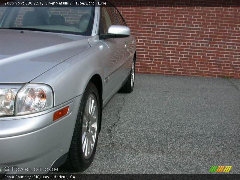 Silver Metallic / Taupe/Light Taupe 2006 Volvo S80 2.5T