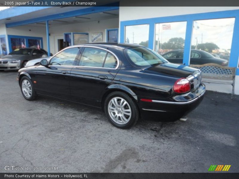 Ebony Black / Champagne 2005 Jaguar S-Type 3.0