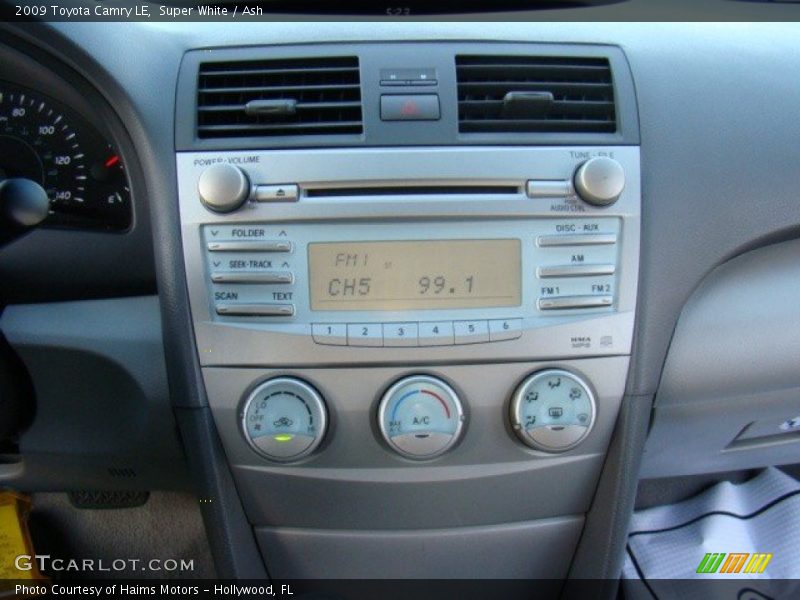 Super White / Ash 2009 Toyota Camry LE