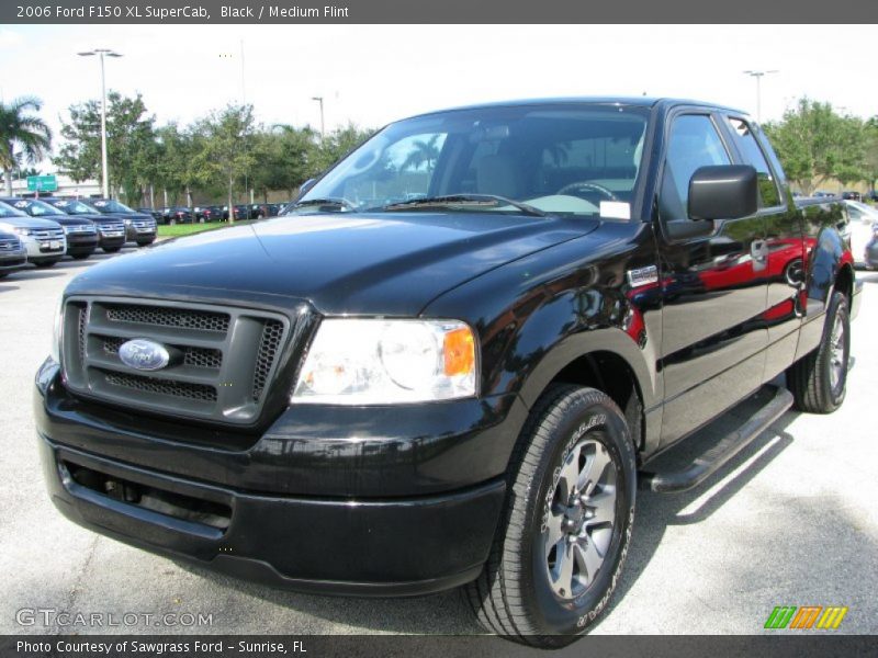 Front 3/4 View of 2006 F150 XL SuperCab