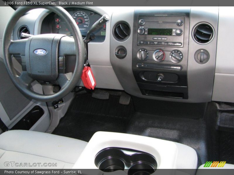 Dashboard of 2006 F150 XL SuperCab