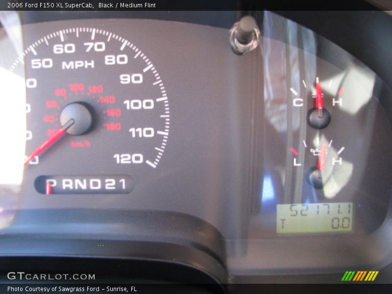 Black / Medium Flint 2006 Ford F150 XL SuperCab