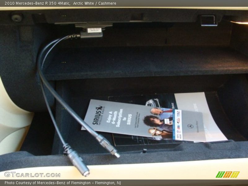 Arctic White / Cashmere 2010 Mercedes-Benz R 350 4Matic