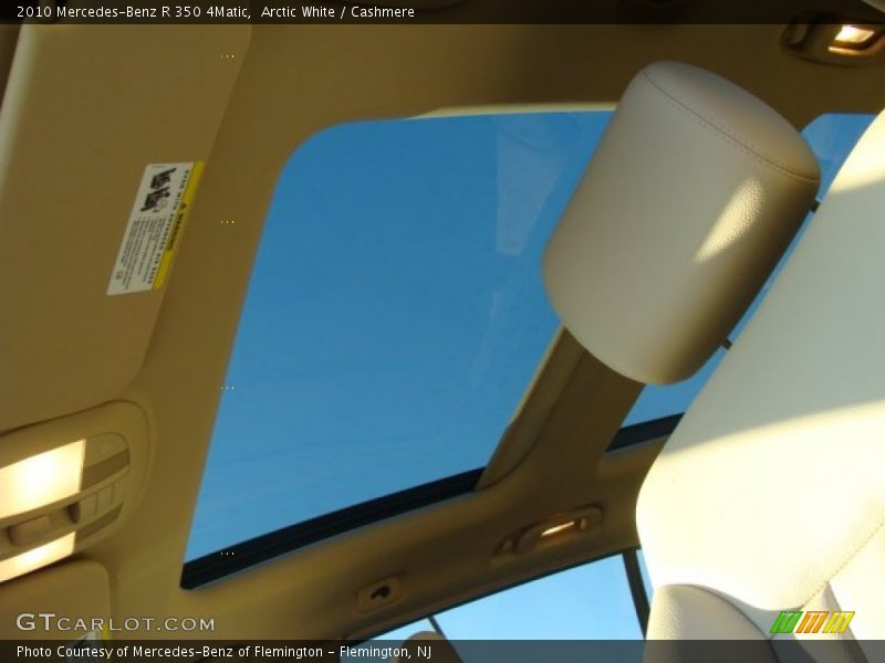 Arctic White / Cashmere 2010 Mercedes-Benz R 350 4Matic