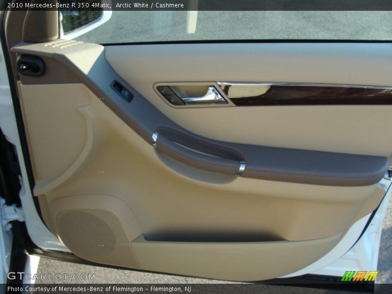 Arctic White / Cashmere 2010 Mercedes-Benz R 350 4Matic