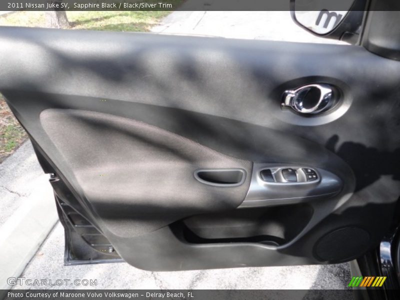 Sapphire Black / Black/Silver Trim 2011 Nissan Juke SV