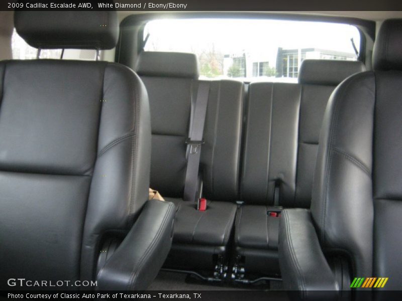 White Diamond / Ebony/Ebony 2009 Cadillac Escalade AWD