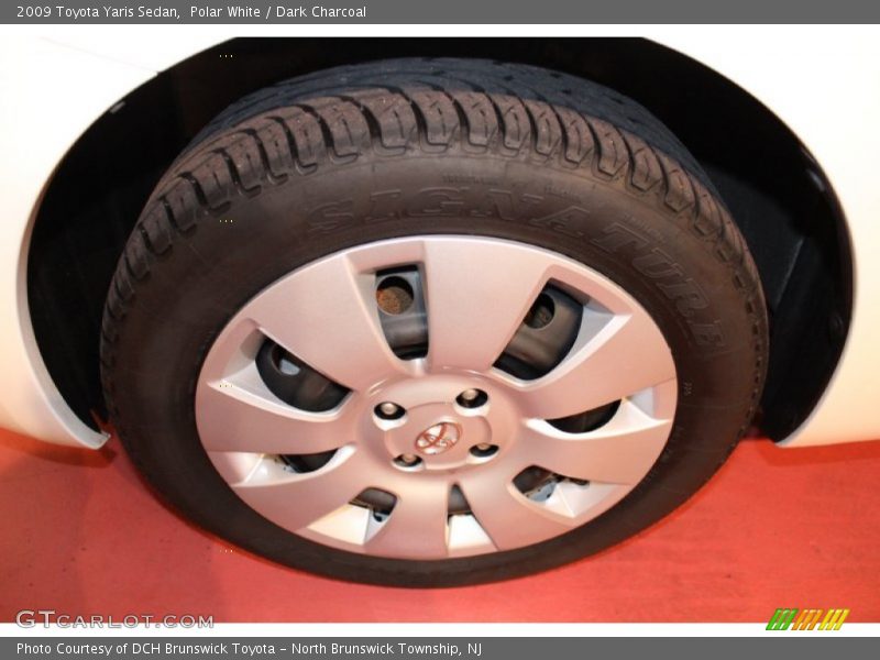 Polar White / Dark Charcoal 2009 Toyota Yaris Sedan
