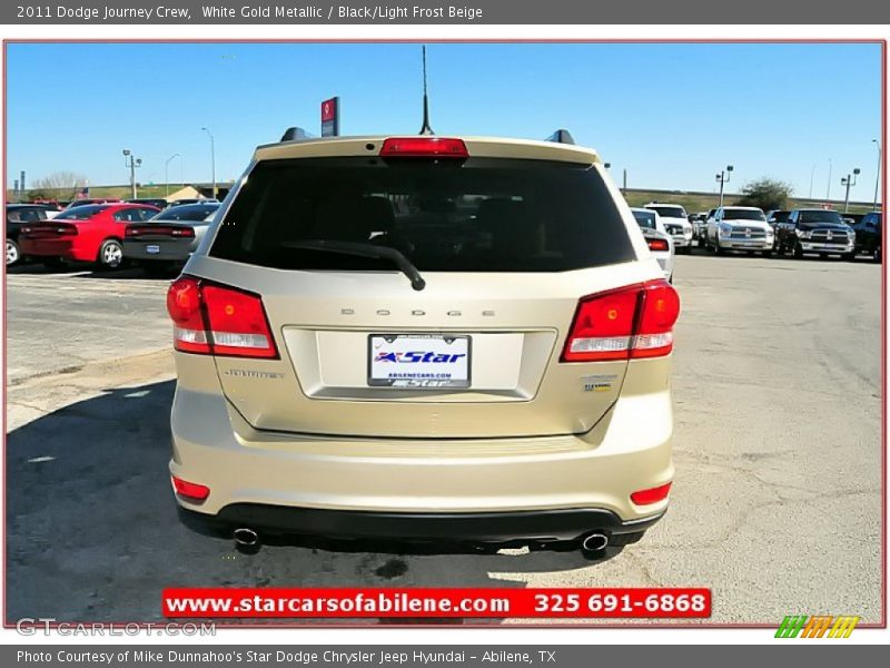 White Gold Metallic / Black/Light Frost Beige 2011 Dodge Journey Crew
