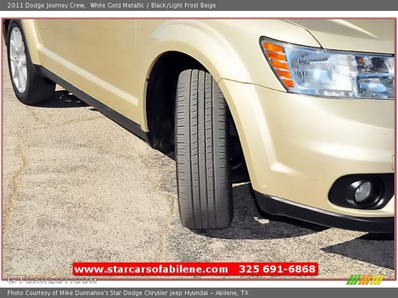 White Gold Metallic / Black/Light Frost Beige 2011 Dodge Journey Crew