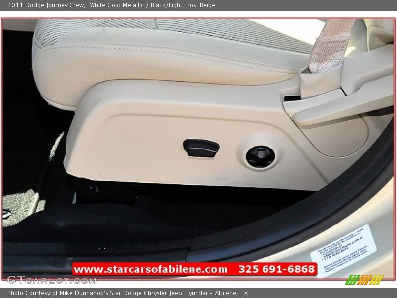 White Gold Metallic / Black/Light Frost Beige 2011 Dodge Journey Crew