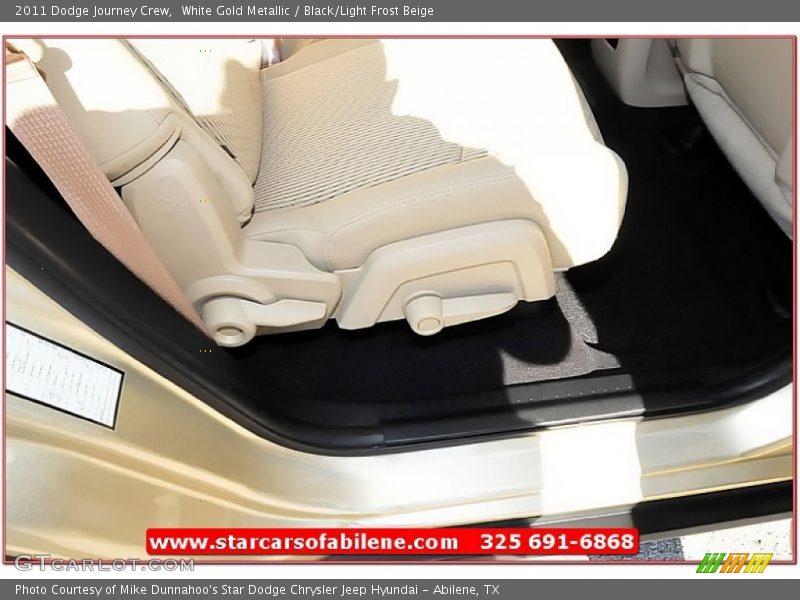 White Gold Metallic / Black/Light Frost Beige 2011 Dodge Journey Crew