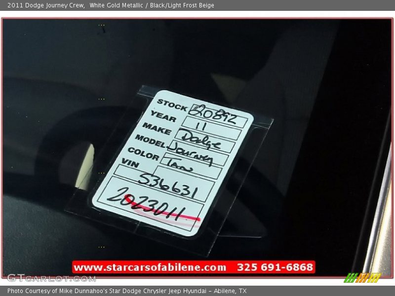 White Gold Metallic / Black/Light Frost Beige 2011 Dodge Journey Crew