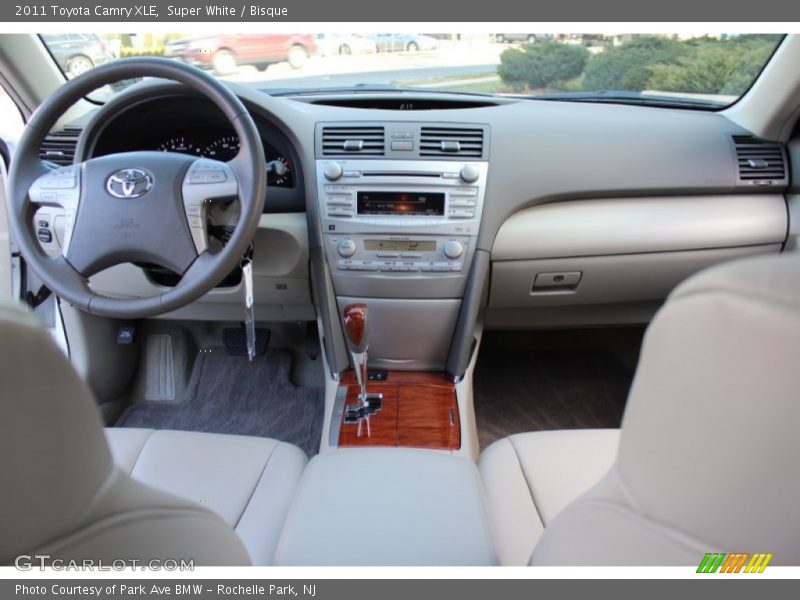 Super White / Bisque 2011 Toyota Camry XLE