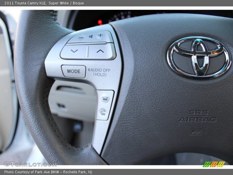 Super White / Bisque 2011 Toyota Camry XLE