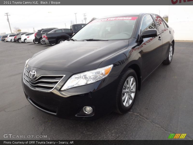 Black / Bisque 2011 Toyota Camry XLE