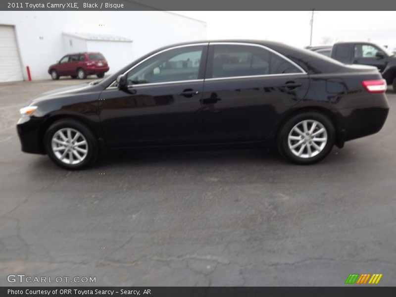 Black / Bisque 2011 Toyota Camry XLE