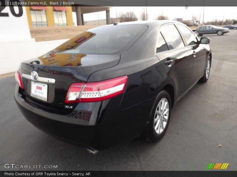 Black / Bisque 2011 Toyota Camry XLE