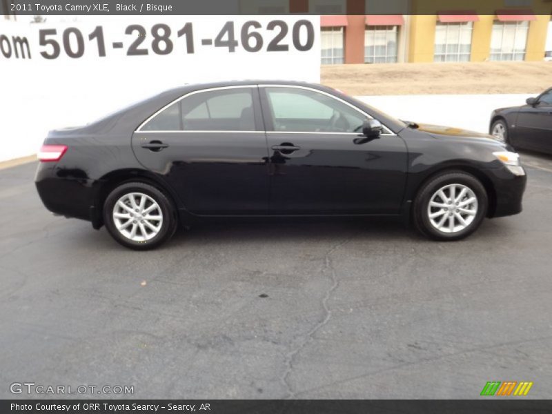 Black / Bisque 2011 Toyota Camry XLE