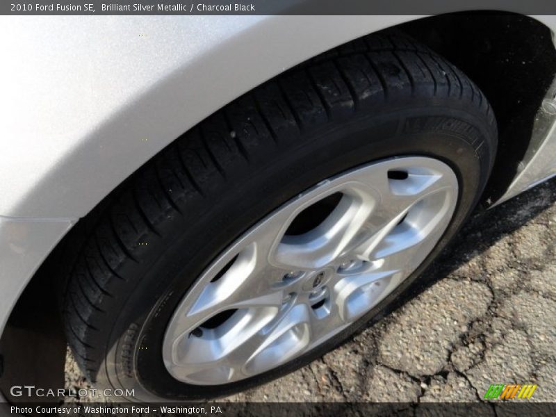 Brilliant Silver Metallic / Charcoal Black 2010 Ford Fusion SE