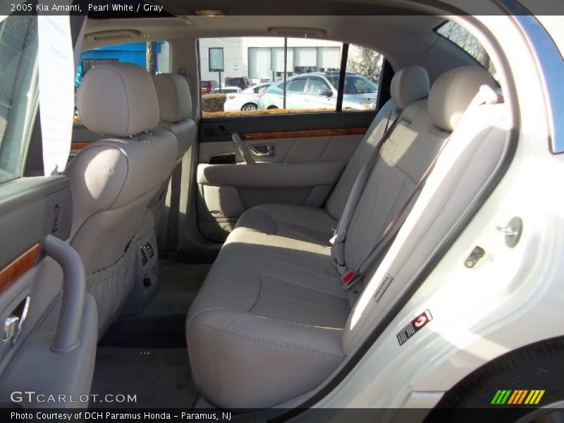 Pearl White / Gray 2005 Kia Amanti