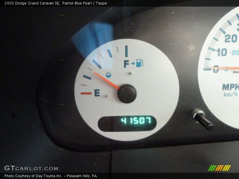 Patriot Blue Pearl / Taupe 2003 Dodge Grand Caravan SE