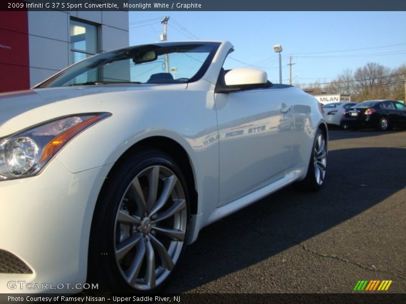 Moonlight White / Graphite 2009 Infiniti G 37 S Sport Convertible