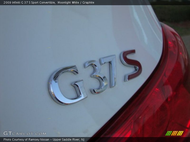 Moonlight White / Graphite 2009 Infiniti G 37 S Sport Convertible