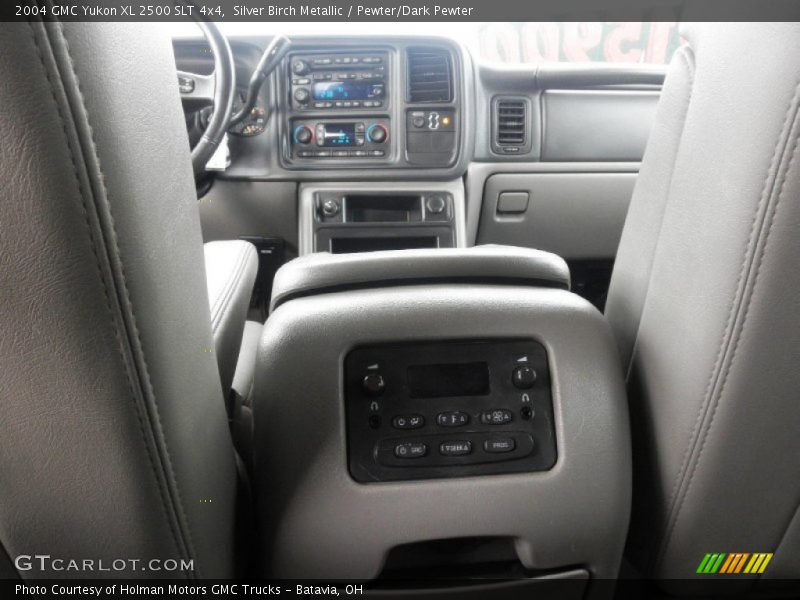 Silver Birch Metallic / Pewter/Dark Pewter 2004 GMC Yukon XL 2500 SLT 4x4