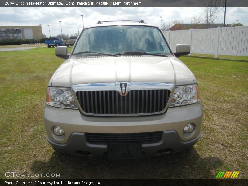 Light French Silk Metallic / Light Parchment 2004 Lincoln Navigator Ultimate