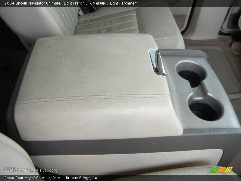 Light French Silk Metallic / Light Parchment 2004 Lincoln Navigator Ultimate