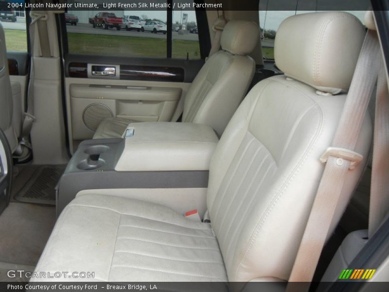 Light French Silk Metallic / Light Parchment 2004 Lincoln Navigator Ultimate