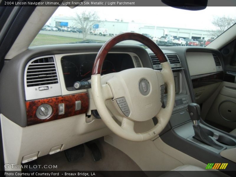 Light French Silk Metallic / Light Parchment 2004 Lincoln Navigator Ultimate