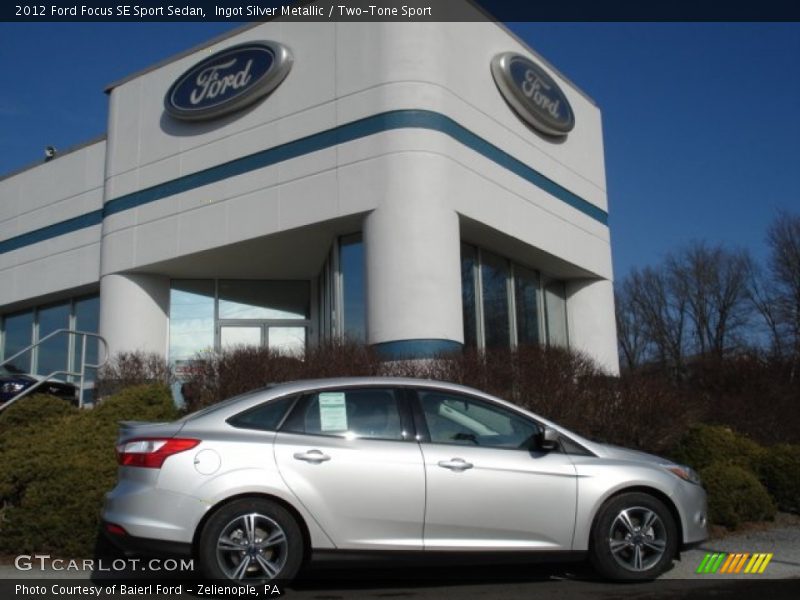 Ingot Silver Metallic / Two-Tone Sport 2012 Ford Focus SE Sport Sedan