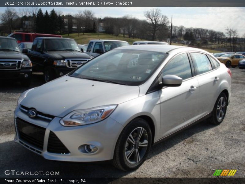 Ingot Silver Metallic / Two-Tone Sport 2012 Ford Focus SE Sport Sedan