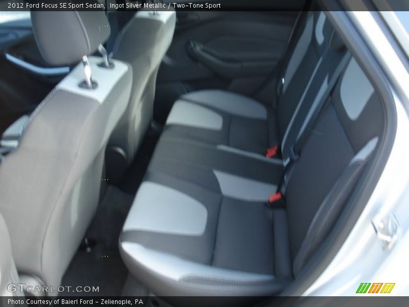 Ingot Silver Metallic / Two-Tone Sport 2012 Ford Focus SE Sport Sedan