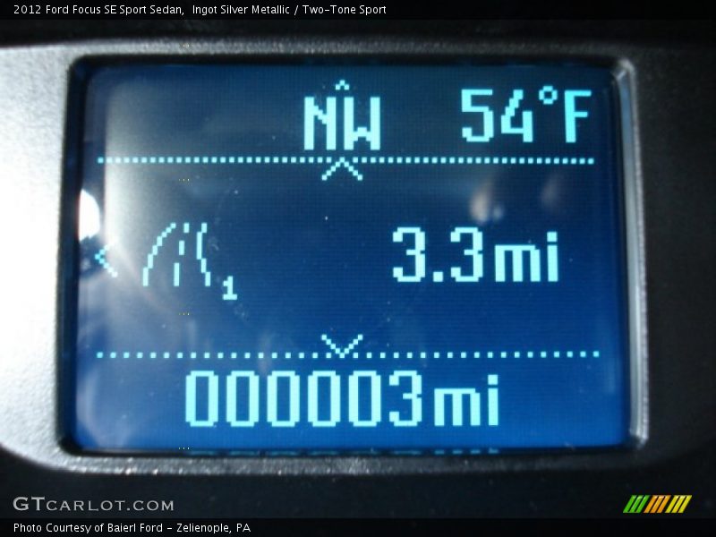 Ingot Silver Metallic / Two-Tone Sport 2012 Ford Focus SE Sport Sedan