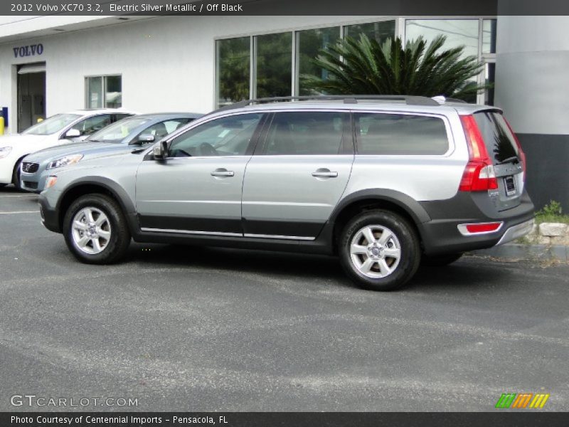 Electric Silver Metallic / Off Black 2012 Volvo XC70 3.2