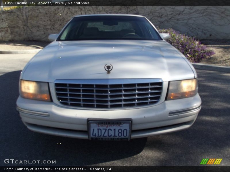 White / Neutral Shale 1999 Cadillac DeVille Sedan