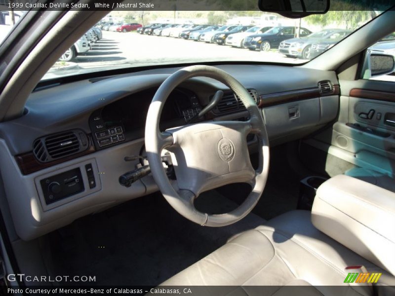 White / Neutral Shale 1999 Cadillac DeVille Sedan
