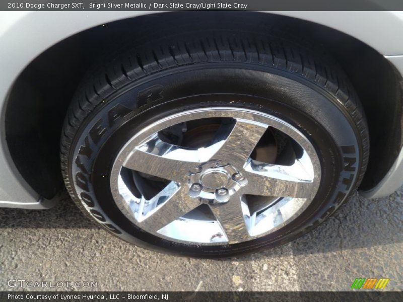 Bright Silver Metallic / Dark Slate Gray/Light Slate Gray 2010 Dodge Charger SXT