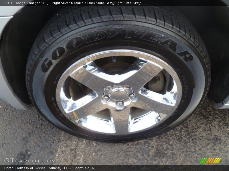 Bright Silver Metallic / Dark Slate Gray/Light Slate Gray 2010 Dodge Charger SXT