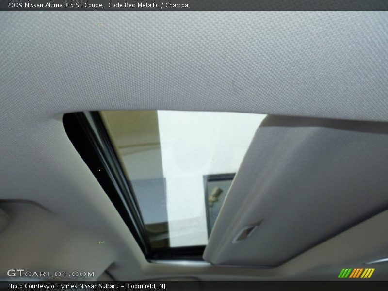 Code Red Metallic / Charcoal 2009 Nissan Altima 3.5 SE Coupe